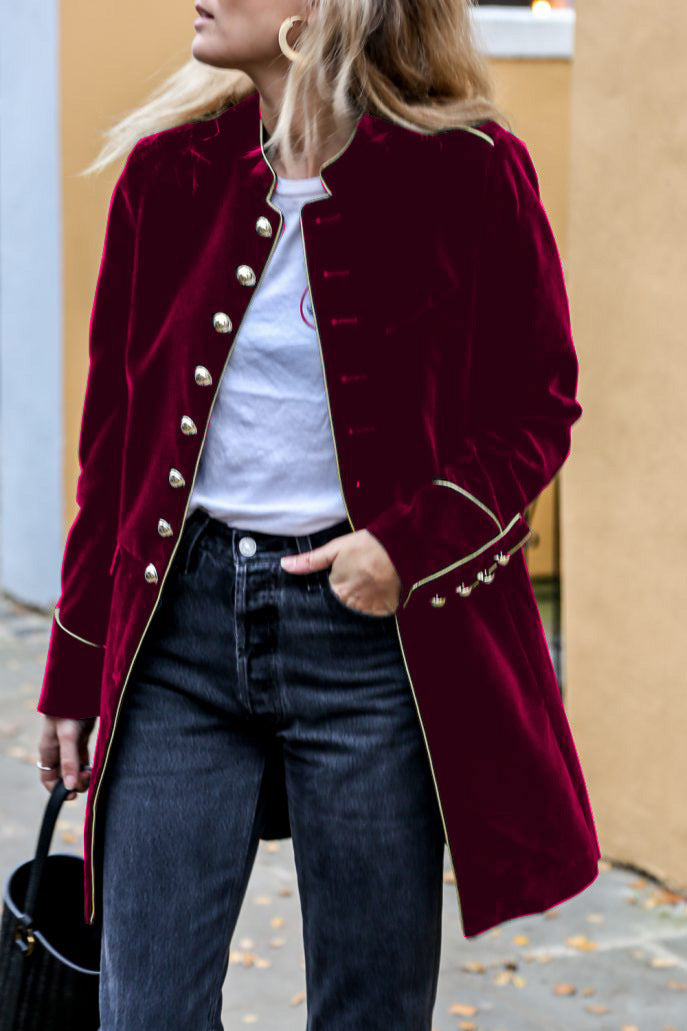 Beautifully Finished Coat in a Timeless Design