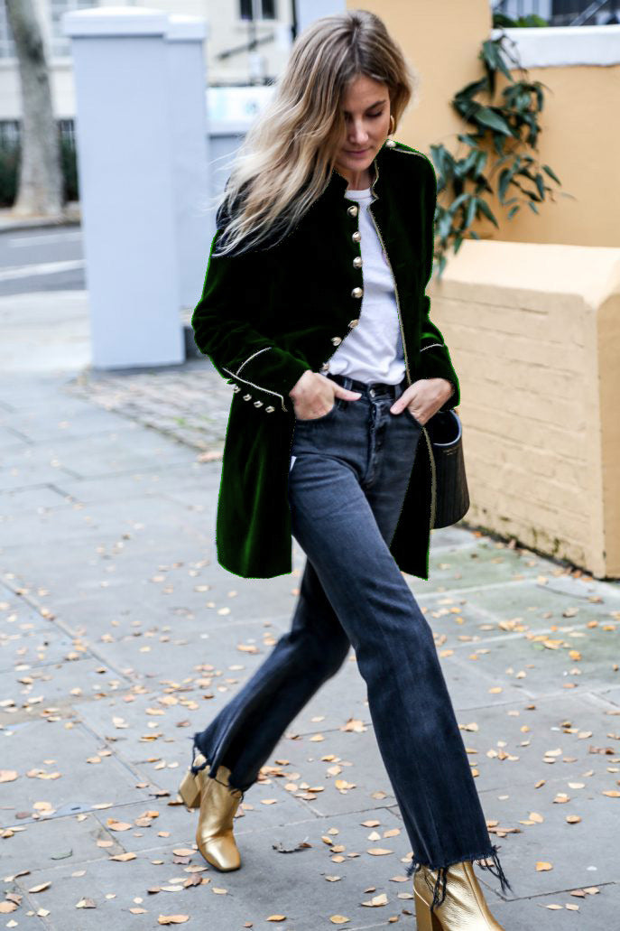 Beautifully Finished Coat in a Timeless Design