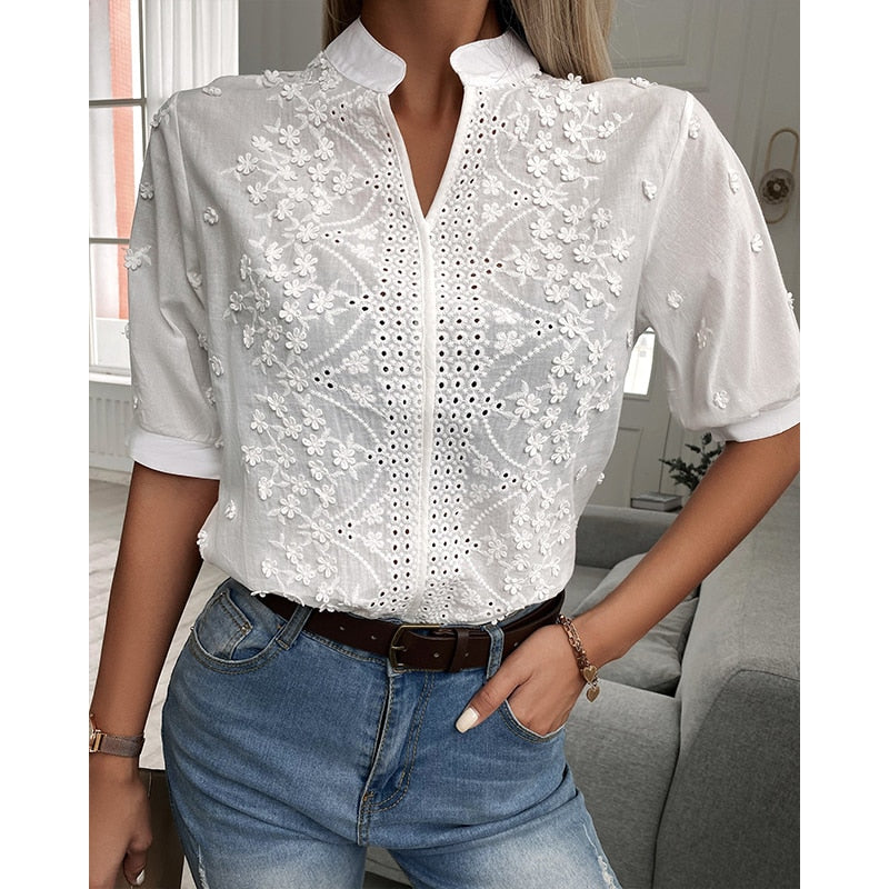 Well Tailored Blouse with a Graceful Silhouette