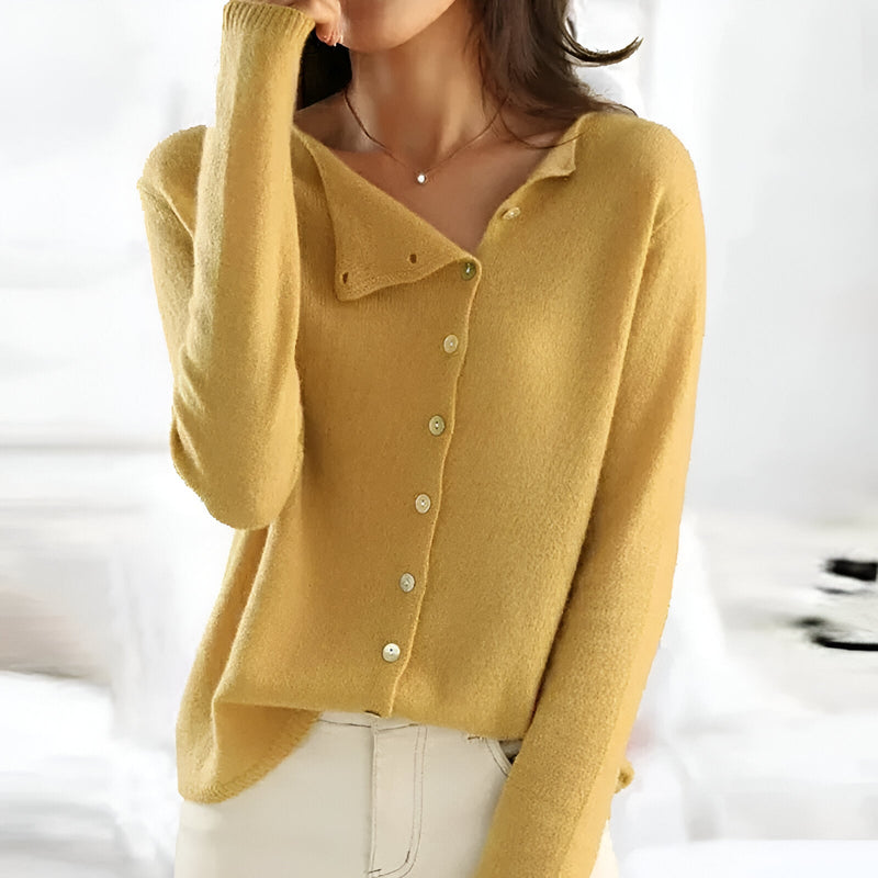 Effortlessly Elegant Sweater with a Timeless Design