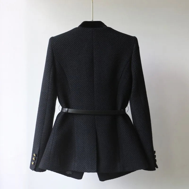 Beautifully Finished Coat in a Timeless Design