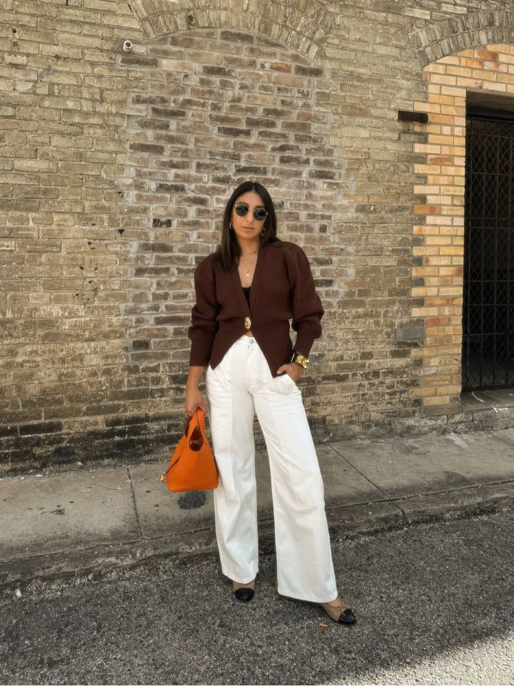 Effortlessly Elegant Sweater with a Timeless Design