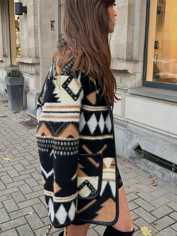 Elegantly Styled Jacket for Everyday Wear