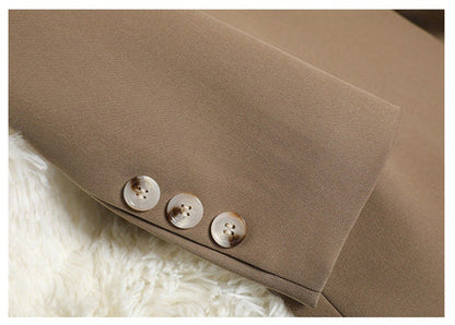 Effortlessly Elegant Garment with a Timeless Design