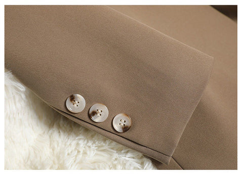 Effortlessly Elegant Garment with a Timeless Design