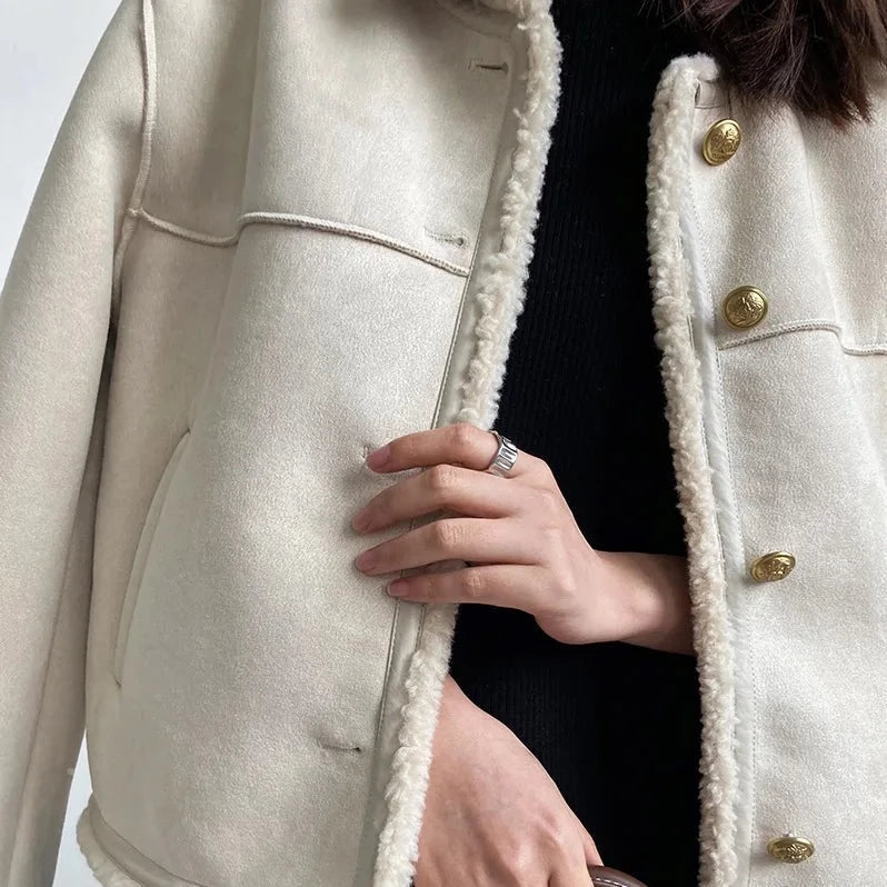 Gracefully Styled Jacket for Any Occasion