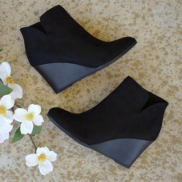 Gracefully Styled Garment for Any Occasion