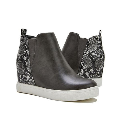 Graceful Orthopedic Boots for Modern Look