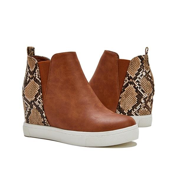 Graceful Orthopedic Boots for Modern Look