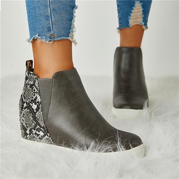 Graceful Orthopedic Boots for Modern Look