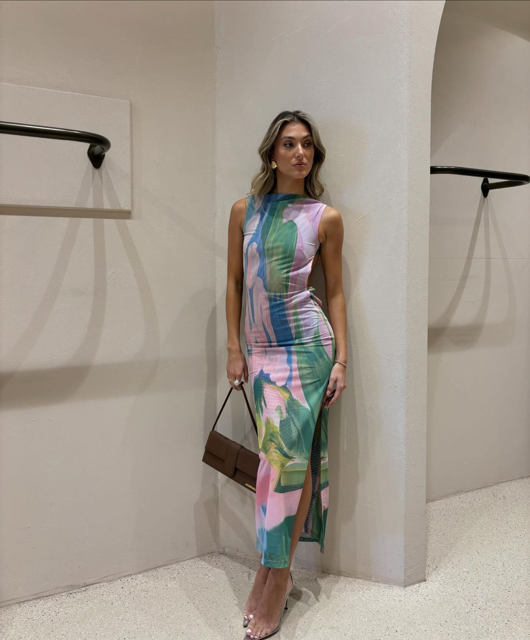 Classic Vintage Dress with a Flattering Fit