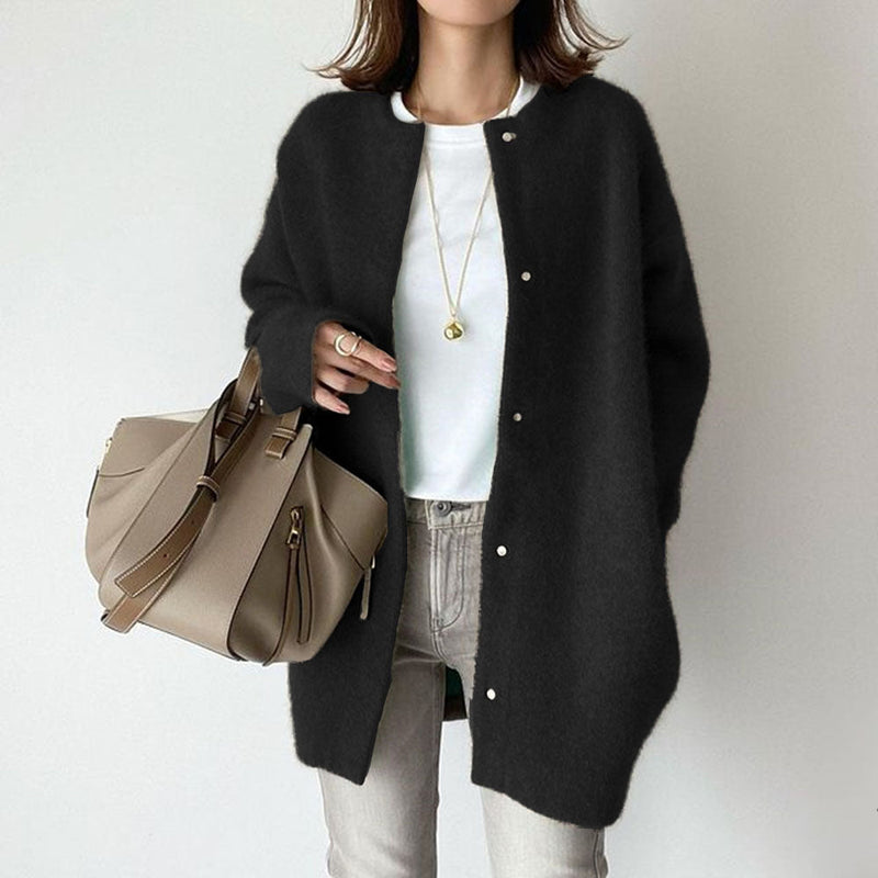 Effortlessly Elegant Cardigan with a Timeless Design