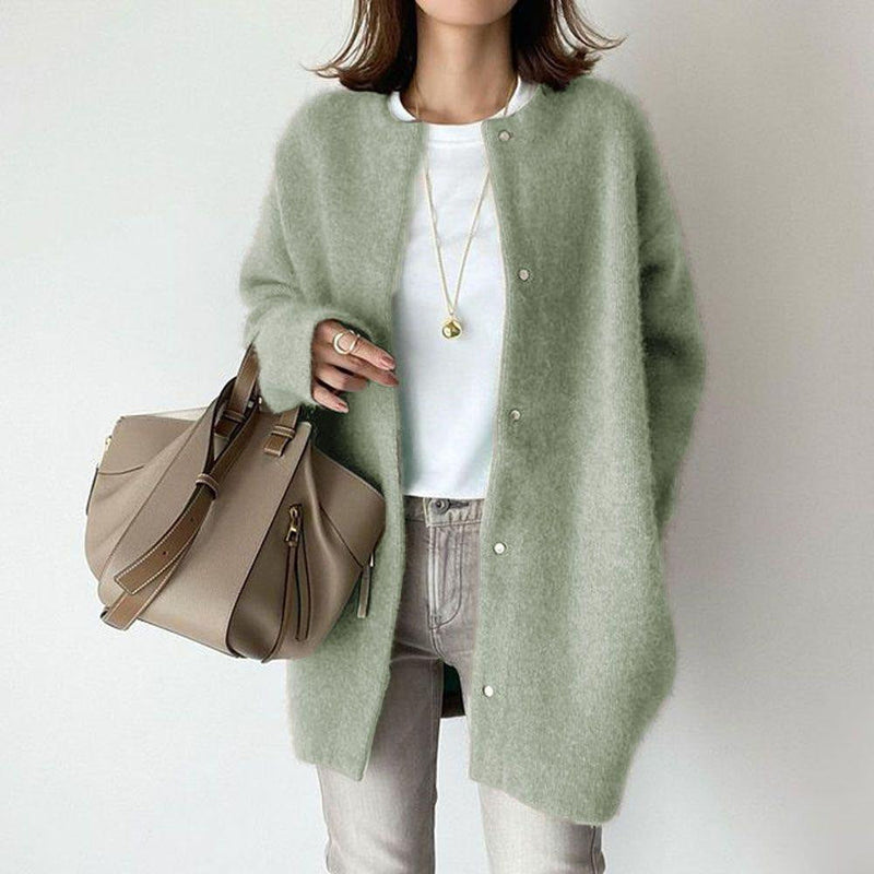 Effortlessly Elegant Cardigan with a Timeless Design