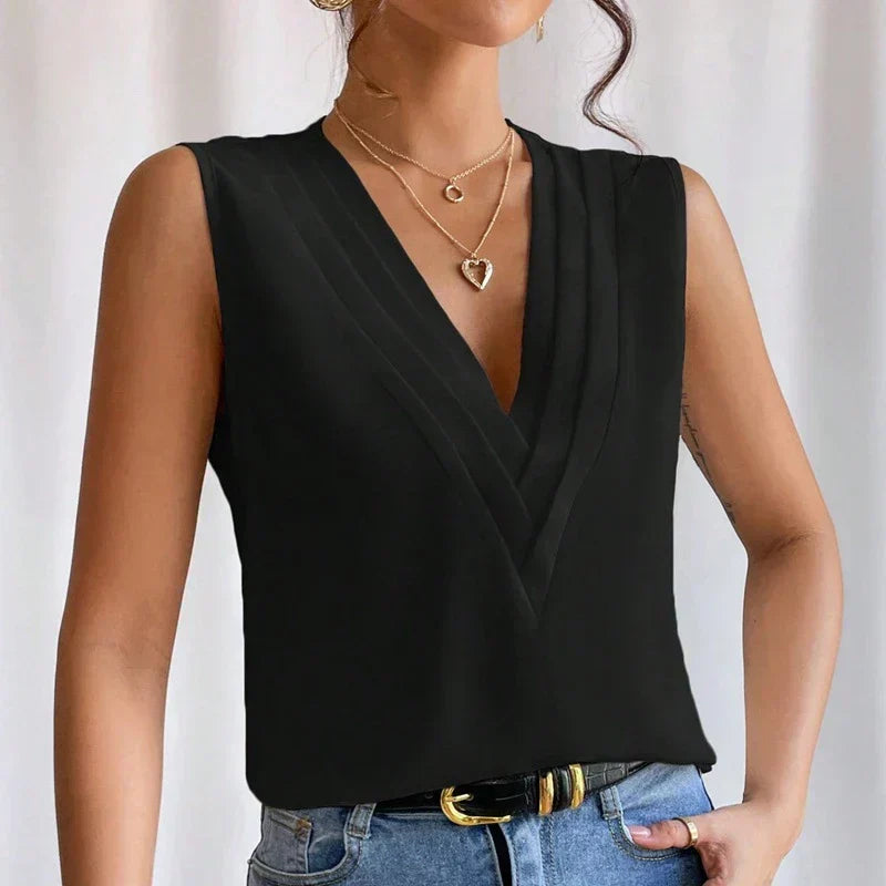 Well Tailored Blouse with a Graceful Silhouette