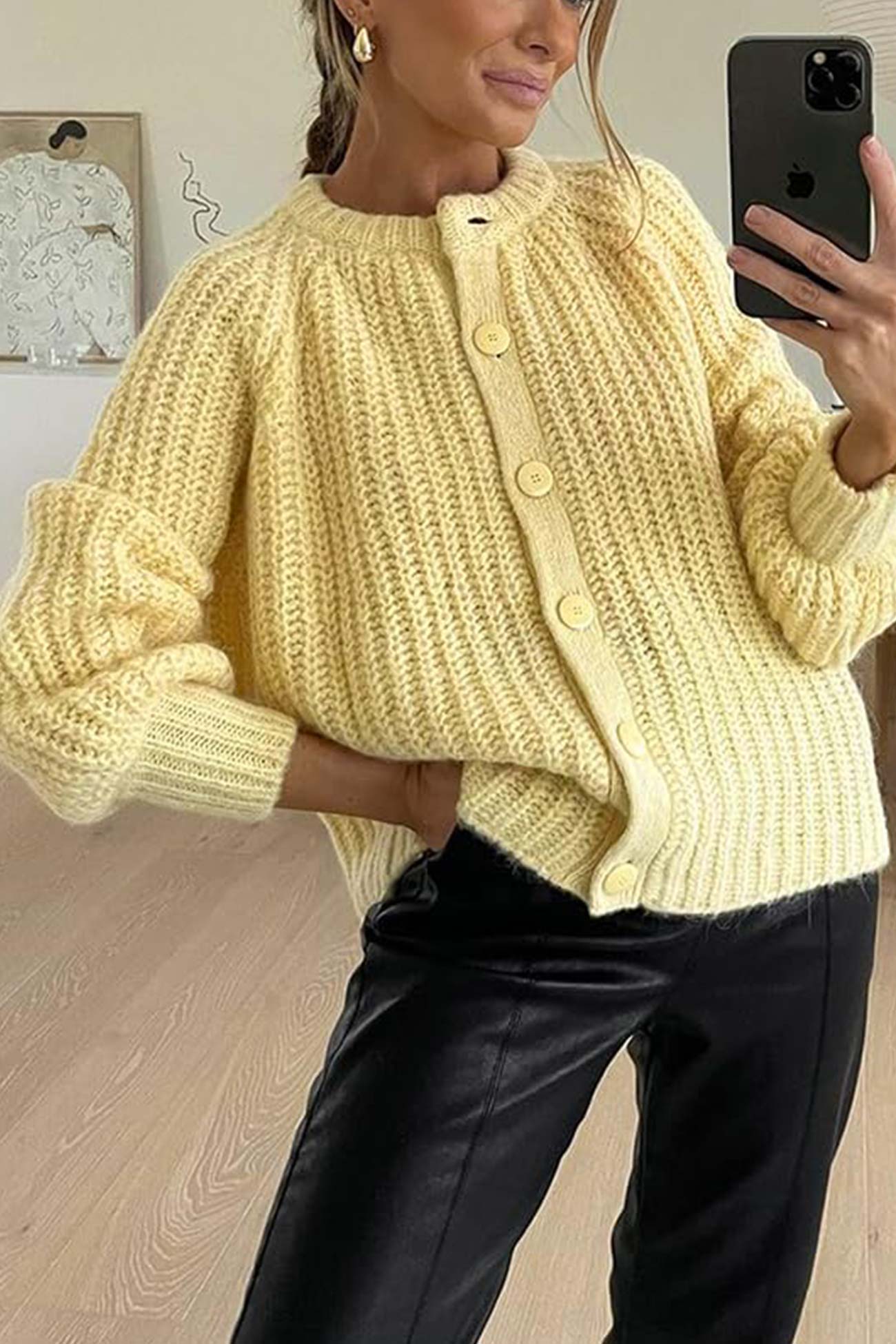 Elegantly Styled Cardigan for Everyday Wear