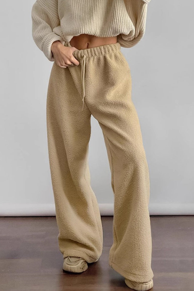 Sophisticated Trousers with a Clean Classic Look