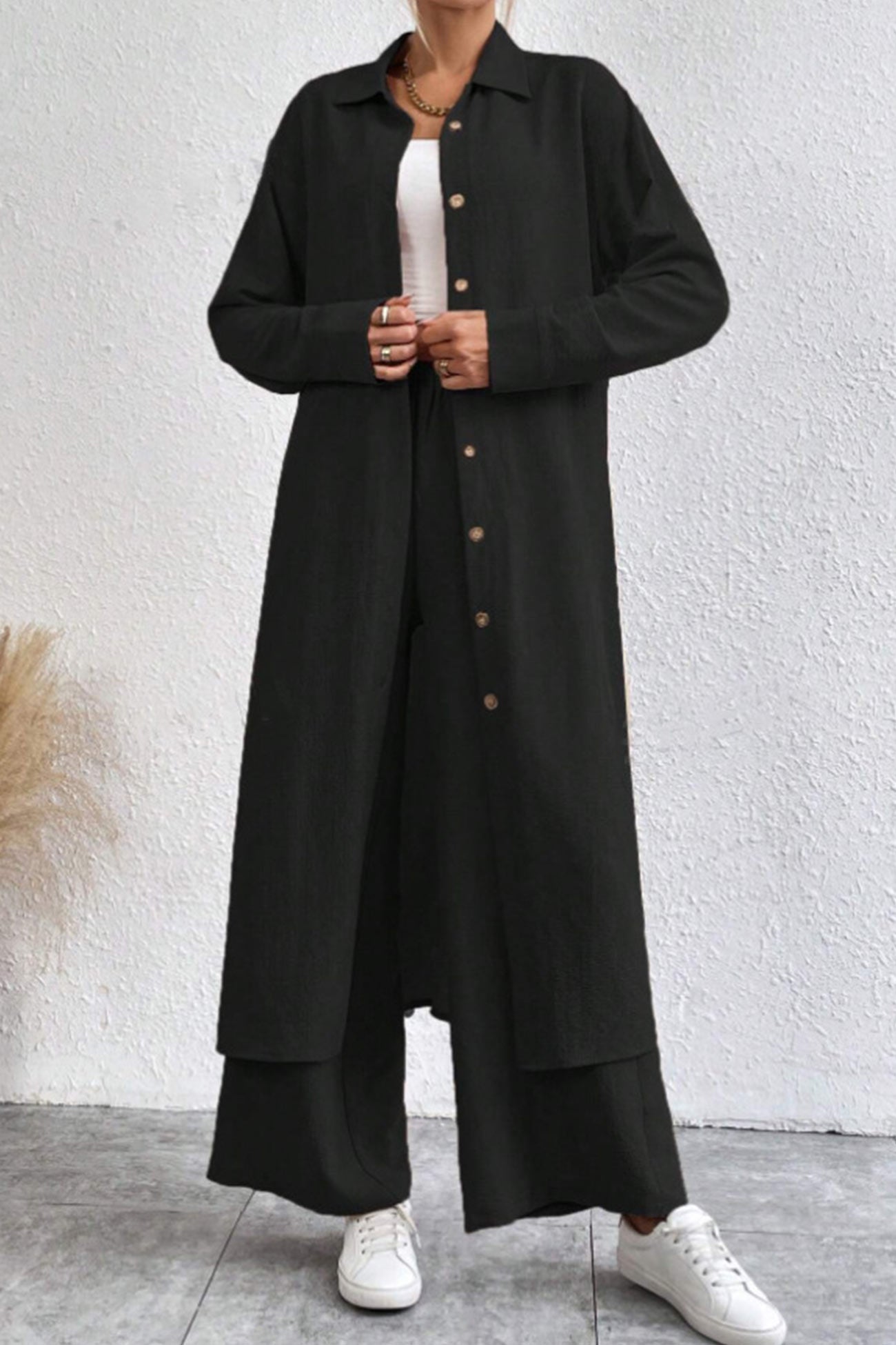 Effortlessly Elegant Shirt with a Timeless Design