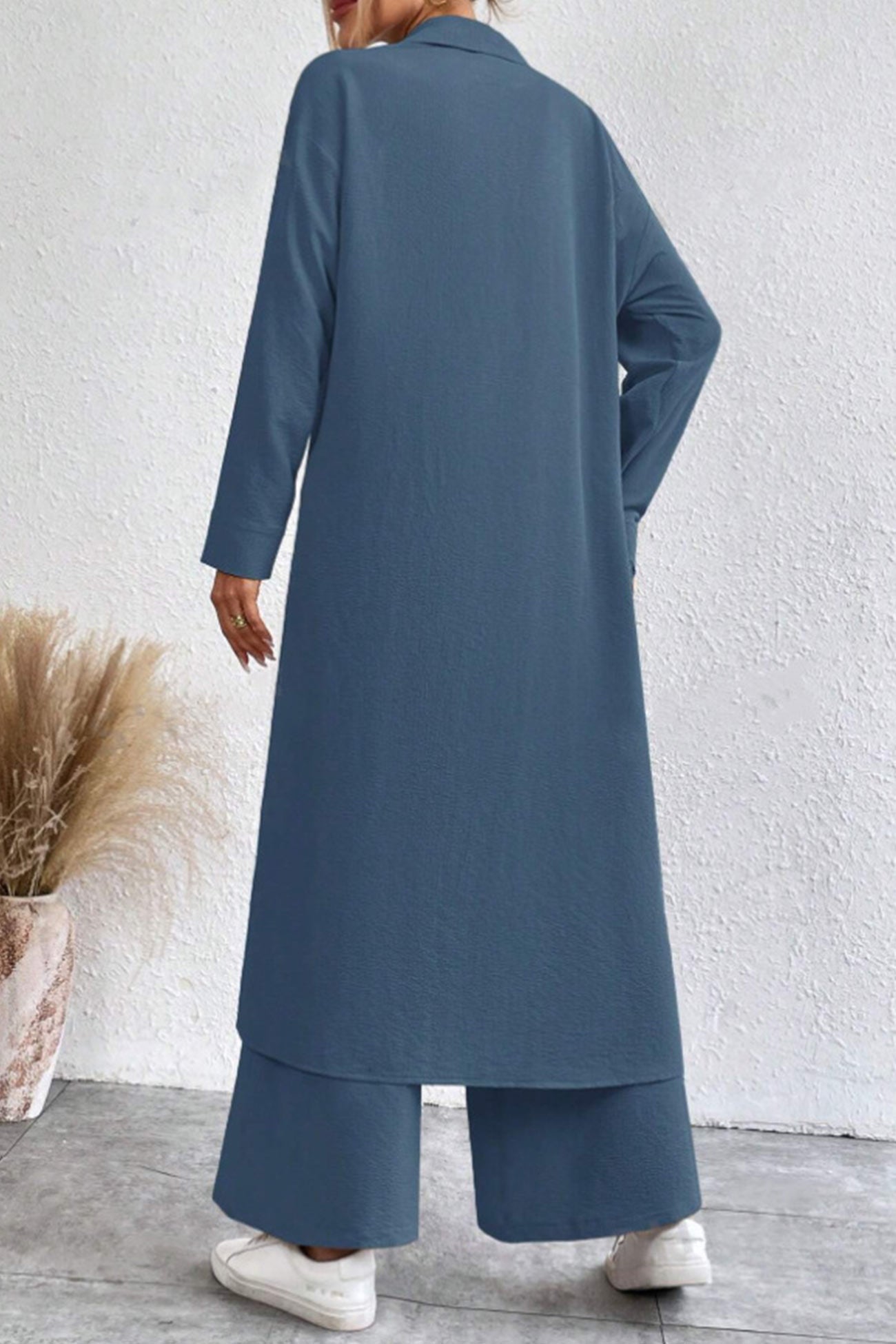 Effortlessly Elegant Shirt with a Timeless Design