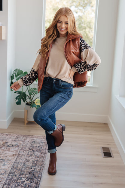 Beautifully Finished Top in a Timeless Design