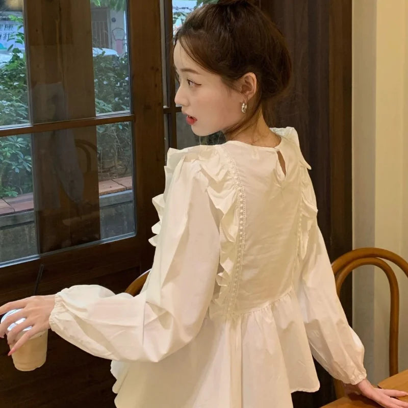Classic Vintage Blouse with a Flattering Fit
