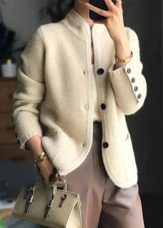 Well Tailored Sweater with a Graceful Silhouette