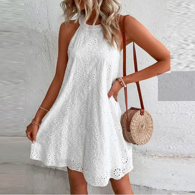Beautifully Finished Dress in a Timeless Design