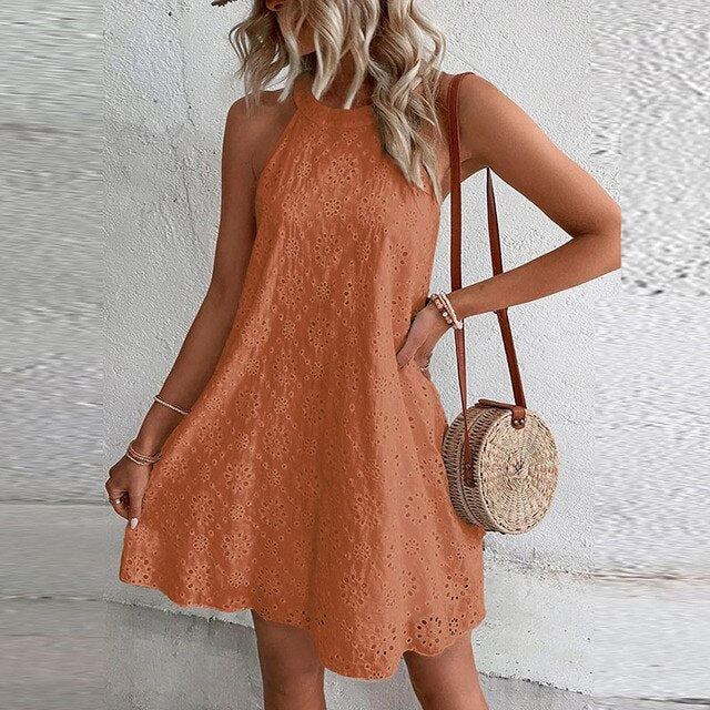 Beautifully Finished Dress in a Timeless Design