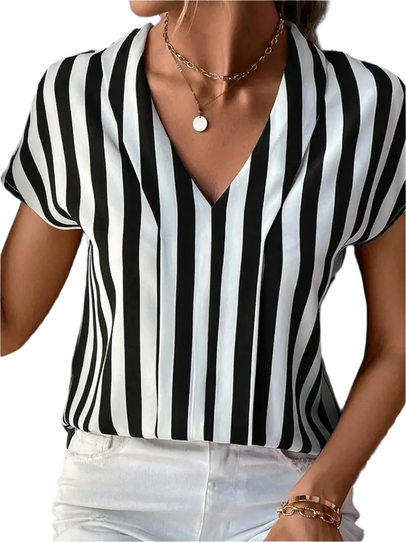 Well Tailored Blouse with a Graceful Silhouette