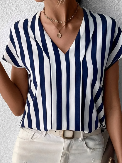 Well Tailored Blouse with a Graceful Silhouette