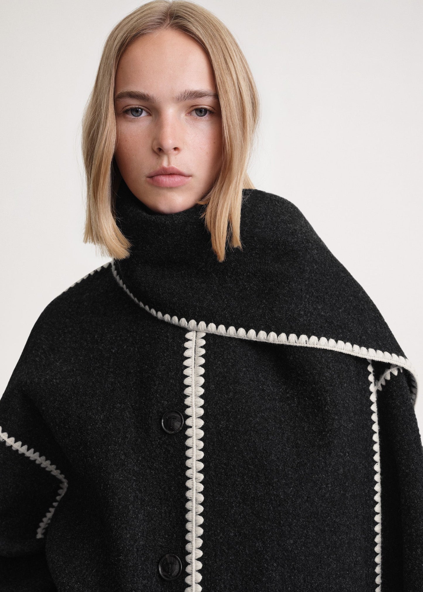 Gracefully Styled Jacket for Any Occasion