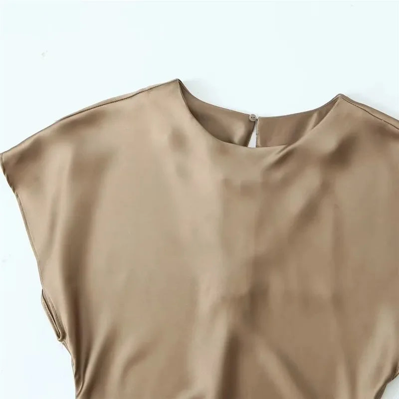Sophisticated Dress with a Clean Classic Look