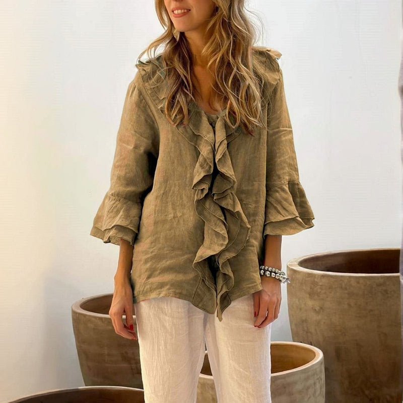 Effortlessly Elegant Blouse with a Timeless Design