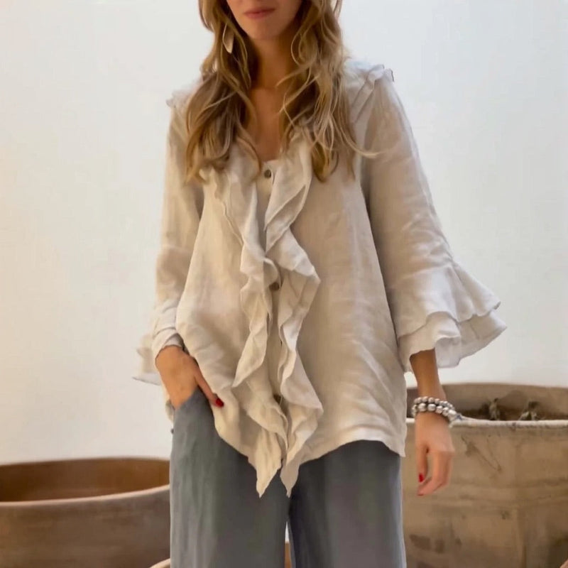 Effortlessly Elegant Blouse with a Timeless Design