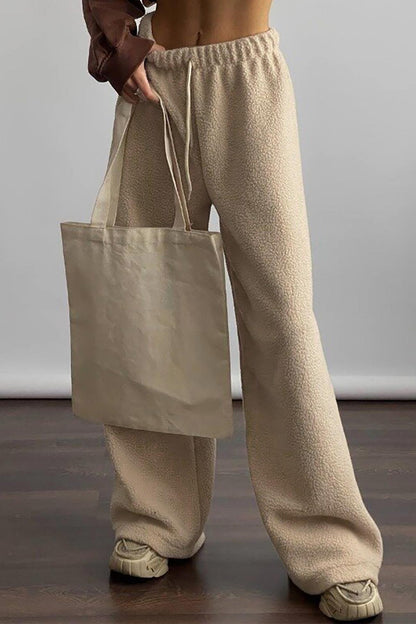 Polished Trousers with an Effortless Classic Look