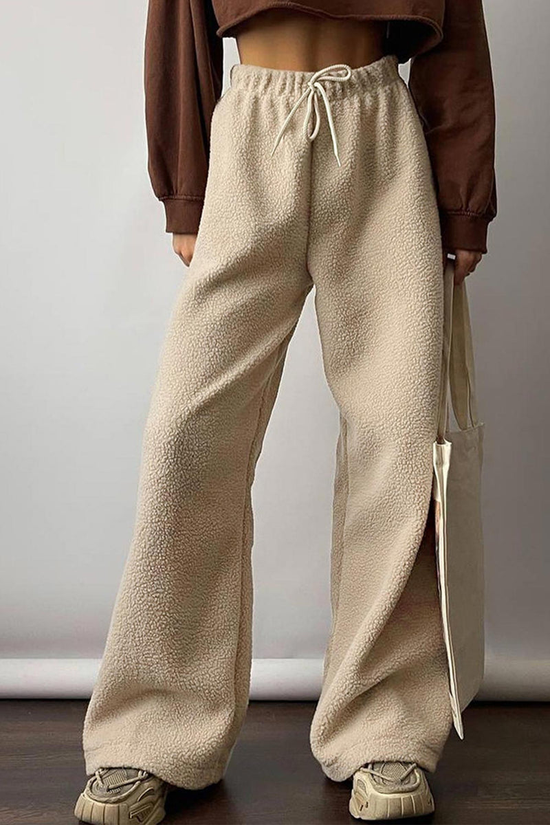 Polished Trousers with an Effortless Classic Look