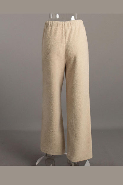 Polished Trousers with an Effortless Classic Look