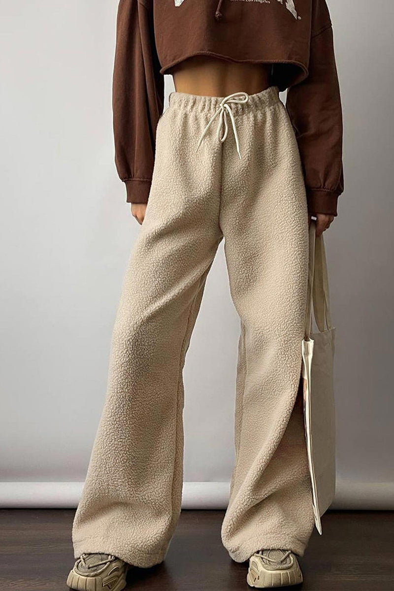 Polished Trousers with an Effortless Classic Look