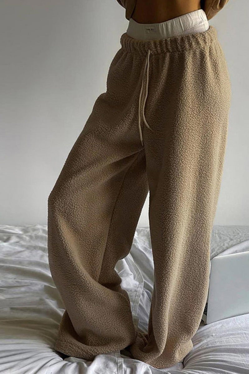 Polished Trousers with an Effortless Classic Look