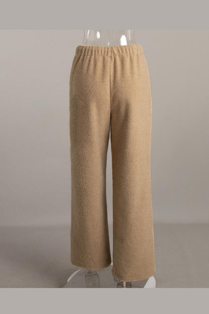 Polished Trousers with an Effortless Classic Look