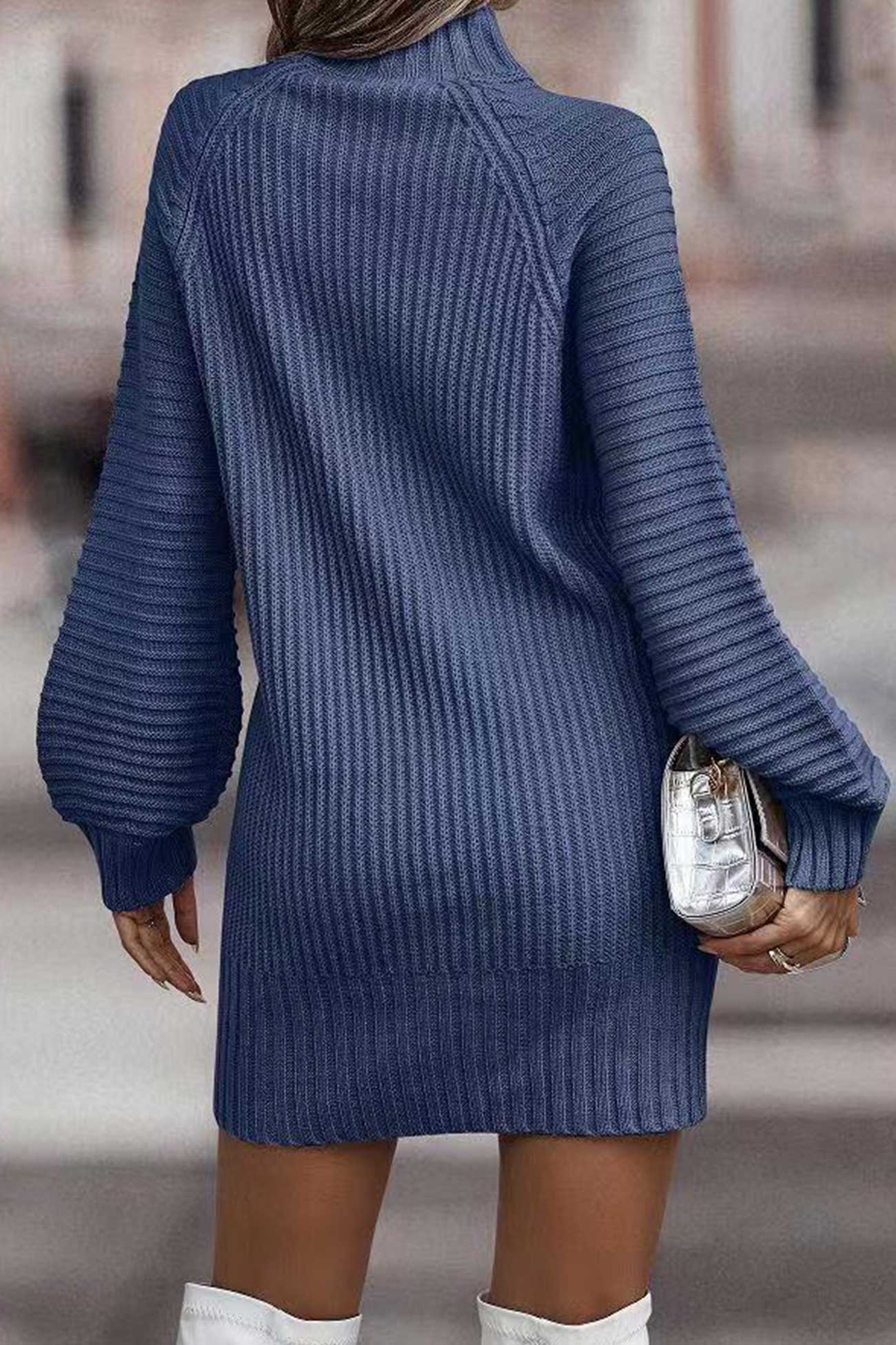 Well Tailored Sweater with a Graceful Silhouette