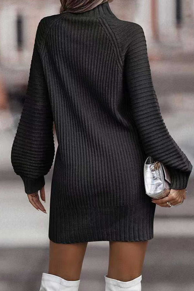 Well Tailored Sweater with a Graceful Silhouette
