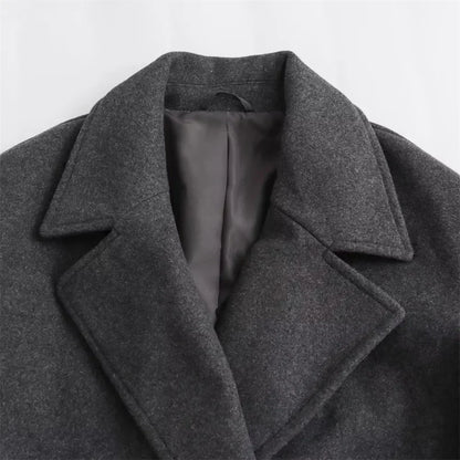 Gracefully Styled Jacket for Any Occasion