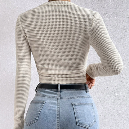 Effortlessly Elegant Sweater with a Timeless Design