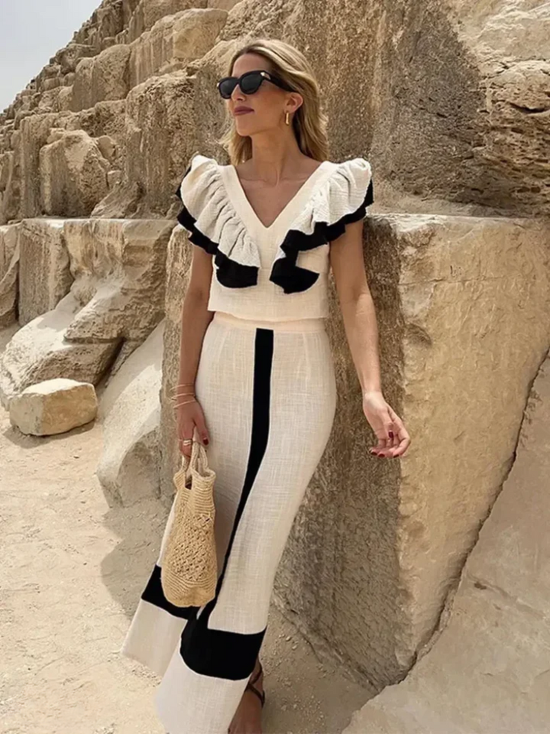 Effortlessly Elegant Garment with a Timeless Design