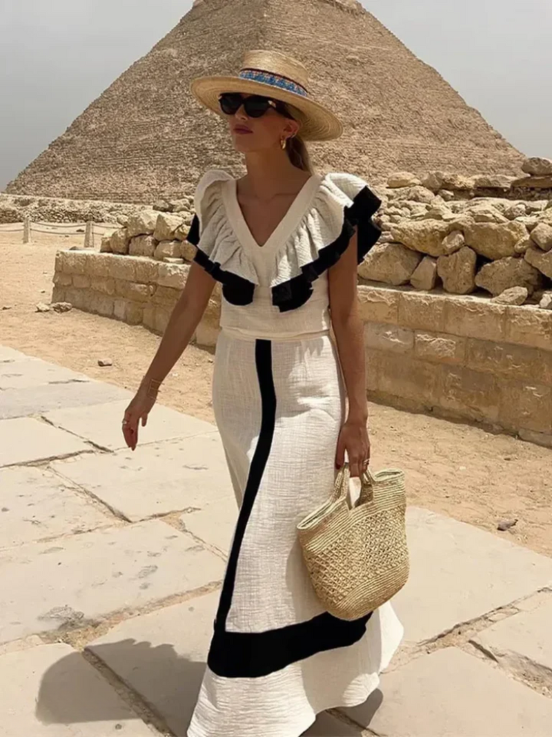 Effortlessly Elegant Garment with a Timeless Design