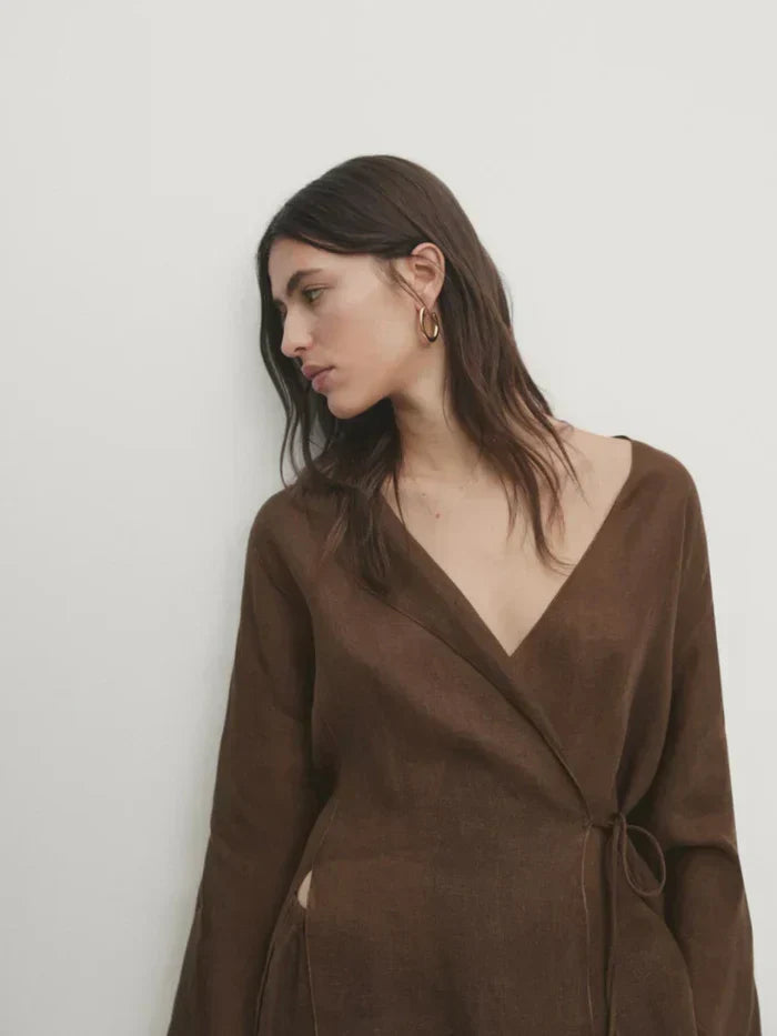 Gracefully Styled Garment for Any Occasion