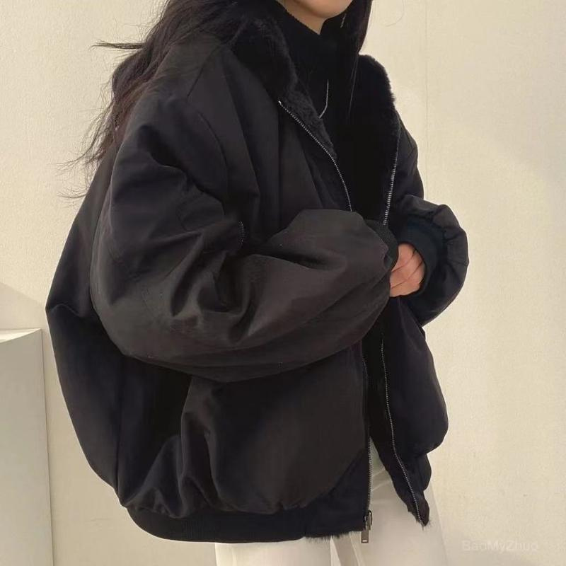 Gracefully Styled Jacket for Any Occasion