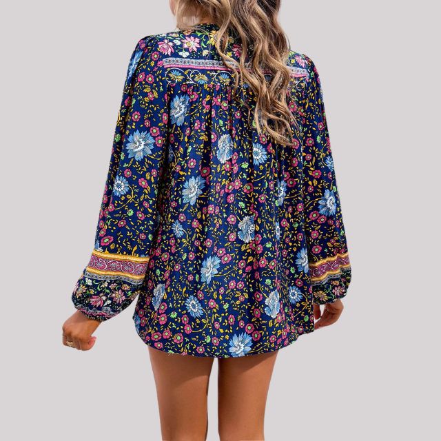 Classic Vintage Blouse with a Flattering Fit