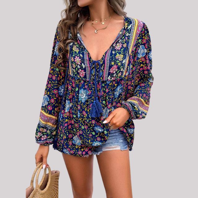 Classic Vintage Blouse with a Flattering Fit