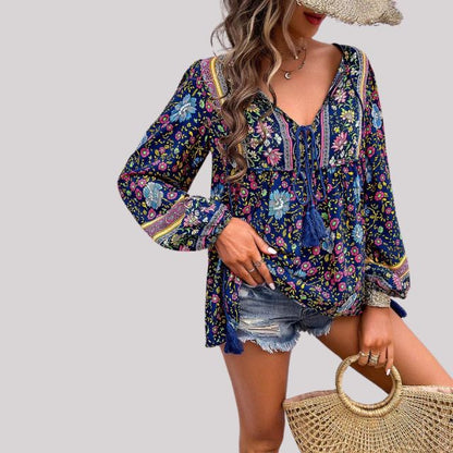 Classic Vintage Blouse with a Flattering Fit